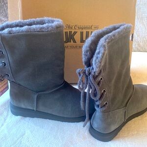 Muk Luks NWT Ziggy dark grey 7 womens boots